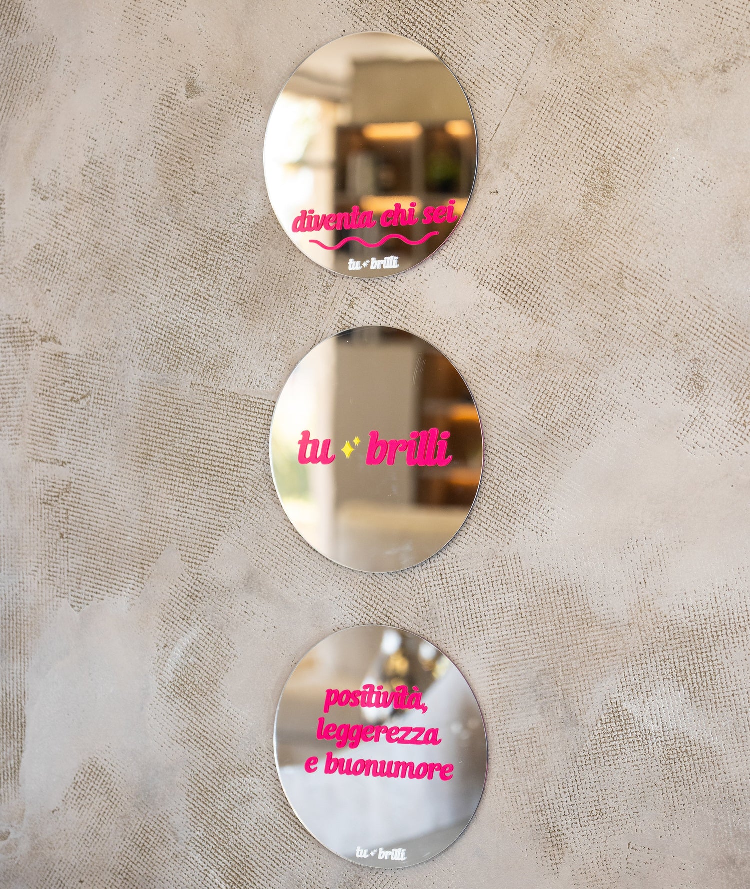 FUCHSIA SET &quot;LUCE DENTRO&quot; = &quot;LIGHT INSIDE&quot;